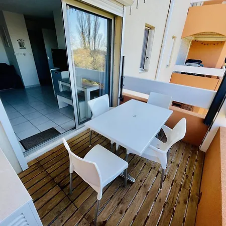 Avec Piscine, Climatisation, Et Parking A 2 Pas De La - Fr-1-723-133 Apartment Agde