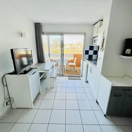 Apartment Avec Piscine, Climatisation, Et Parking A 2 Pas De La - Fr-1-723-133